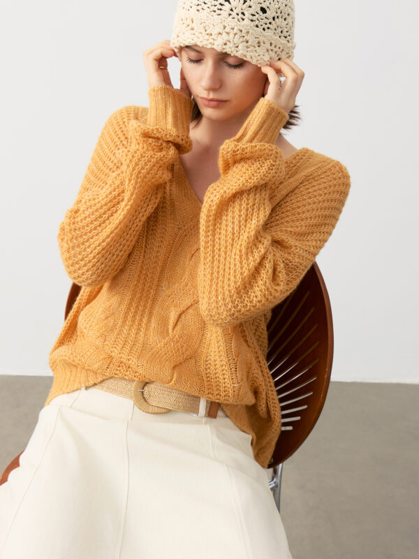 OVERSIZE 100% CASHMERE CABLE-KNIT SWEATER | VIBRANT ORANGE & CHARCOAL GREY & SOFT IVORY