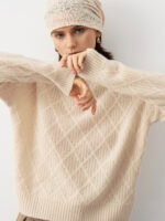 100% CASHMERE CREWNECK SWEATER WITH DIAMOND OPENWORK KNIT | LIGHT GREY & SOFT BEIGE