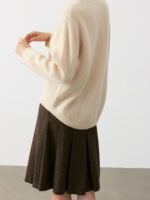 100% CASHMERE CREWNECK SWEATER | SOFT BEIGE, HIGH-LOW HEM
