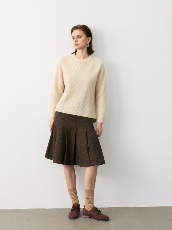 100% CASHMERE CREWNECK SWEATER | SOFT BEIGE, HIGH-LOW HEM