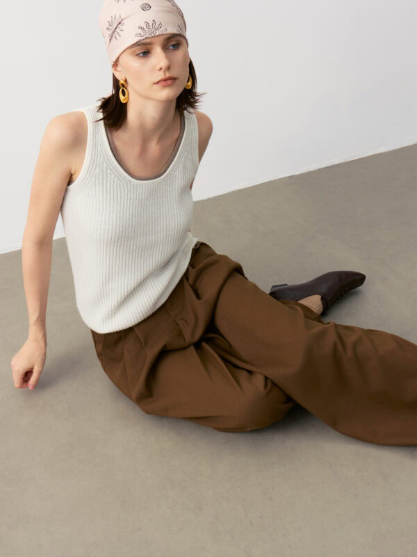 100% CASHMERE U-NECK RIBBED CAMISOLE | IVORY WHITE & TAUPE BROWN